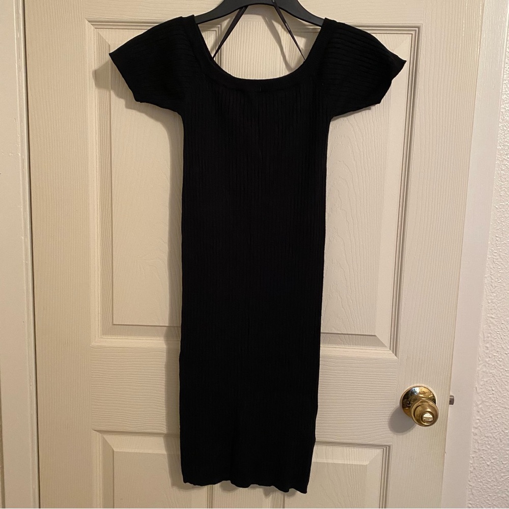 Forever 21 Black Ribbed Short-Sleeve Midi Dress
